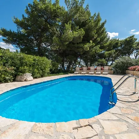 Luxury Oasis Brac With Heated Pool *