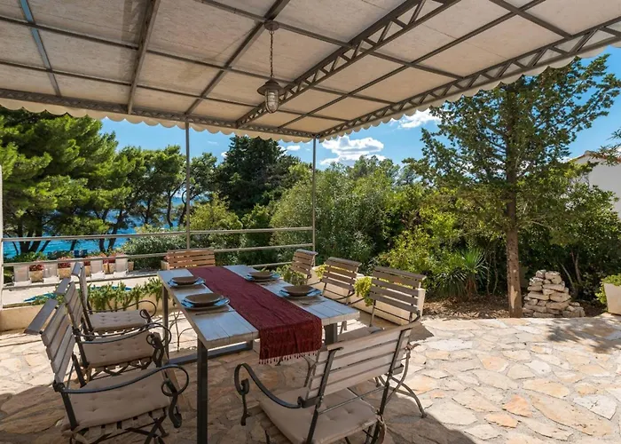 فيلة Luxury Oasis Brac With Heated Pool بول
