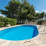 Luxury Oasis Brac With Heated Pool *