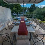 Luxury Oasis Brac With Heated Pool